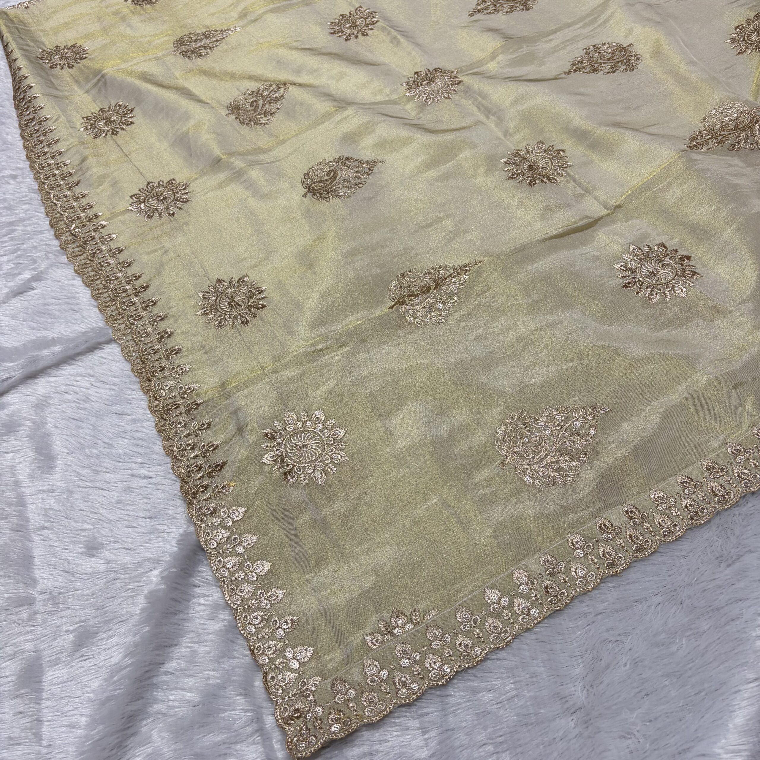 Royal Heritage Collection – Premium Zari Tissue Dyeable Dupatta with Big Butta Design, Zari & Sequins Work